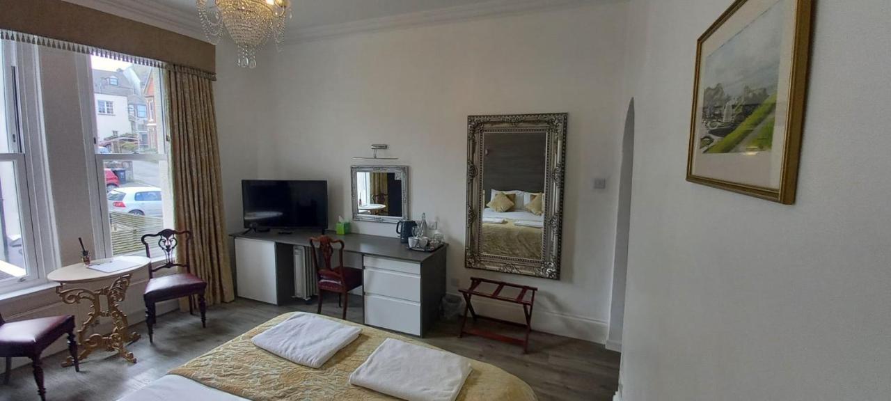 Grosvenor House - Onsite Free Parking Bed & Breakfast *